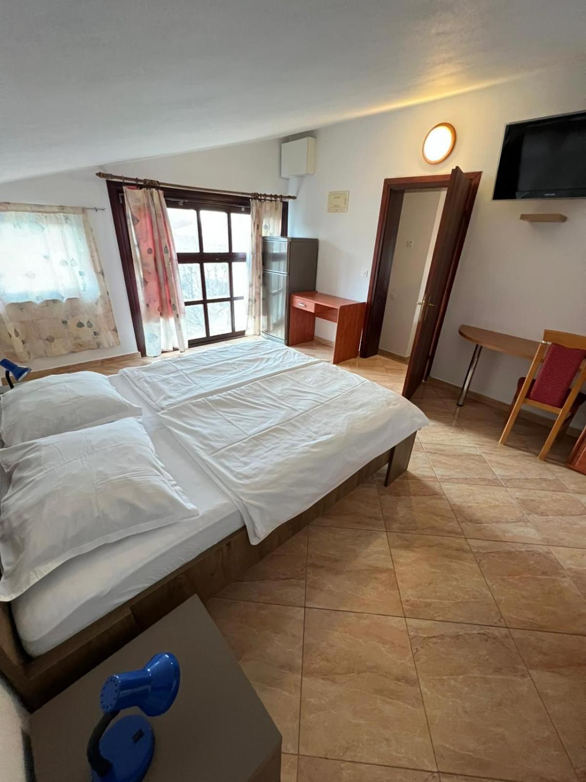 Bellevue Rooms Stara Baska Exterior photo