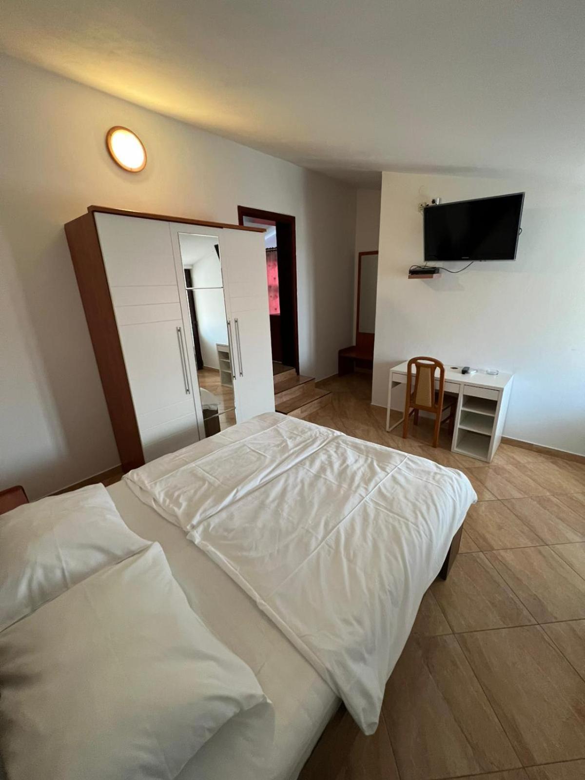 Bellevue Rooms Stara Baska Exterior photo