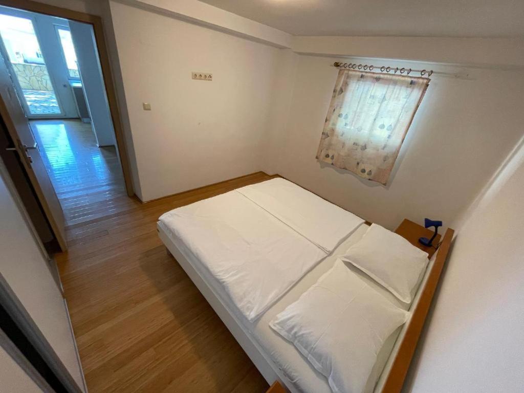 Bellevue Rooms Stara Baska Exterior photo