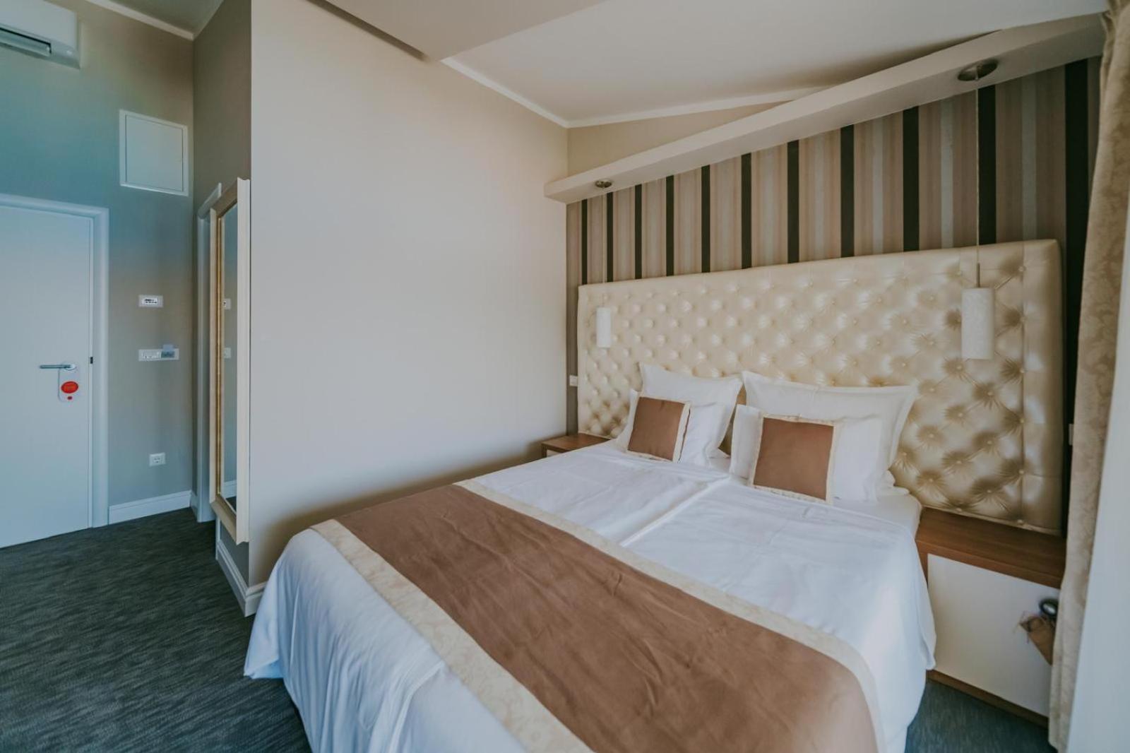 Bellevue Rooms Stara Baska Exterior photo